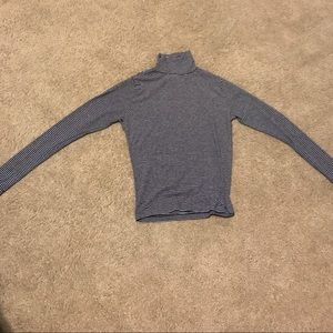 Turtle neck long sleeve